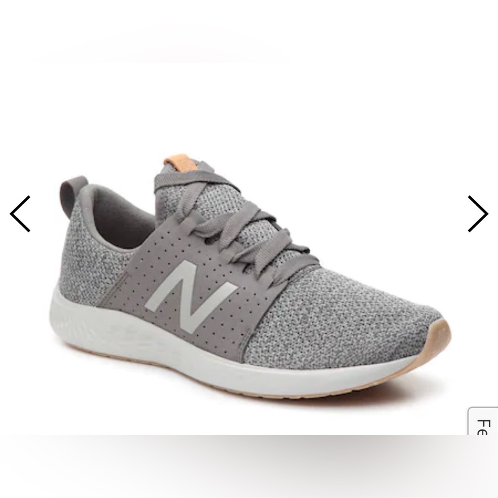 New Balance tennis shoes